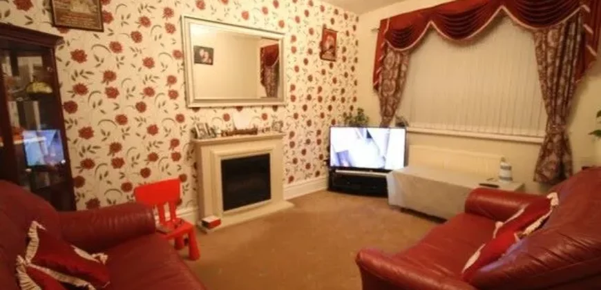 4 bed semi-detached house to rent