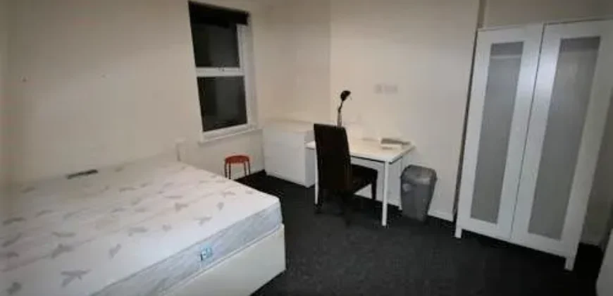 3 bed flat to rent