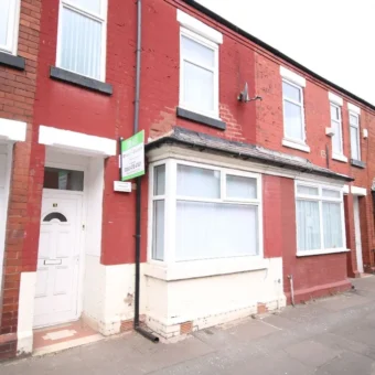 4 bed terraced house to rent
