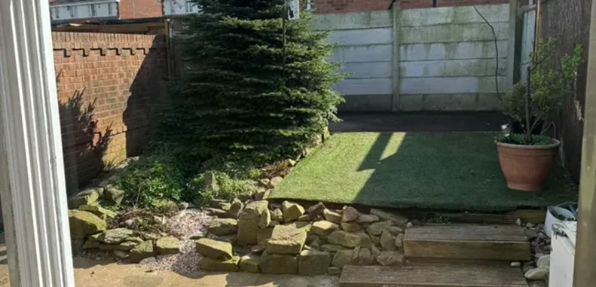 2 bed semi-detached house to rent