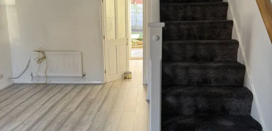 2 bed semi-detached house to rent