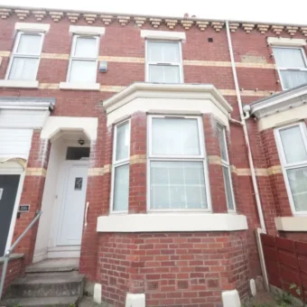 7 bed terraced house to rent