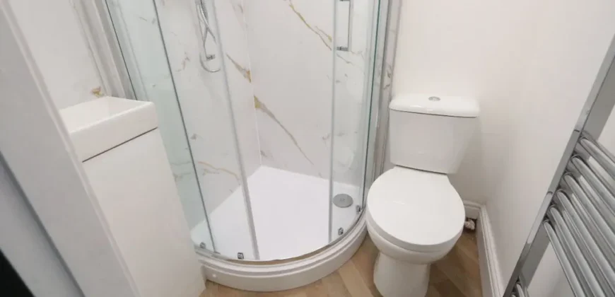 7 bed terraced house to rent