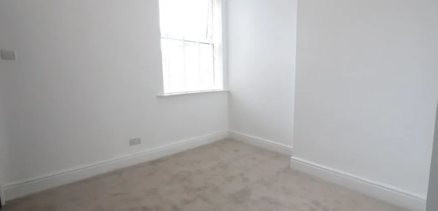 7 bed terraced house to rent
