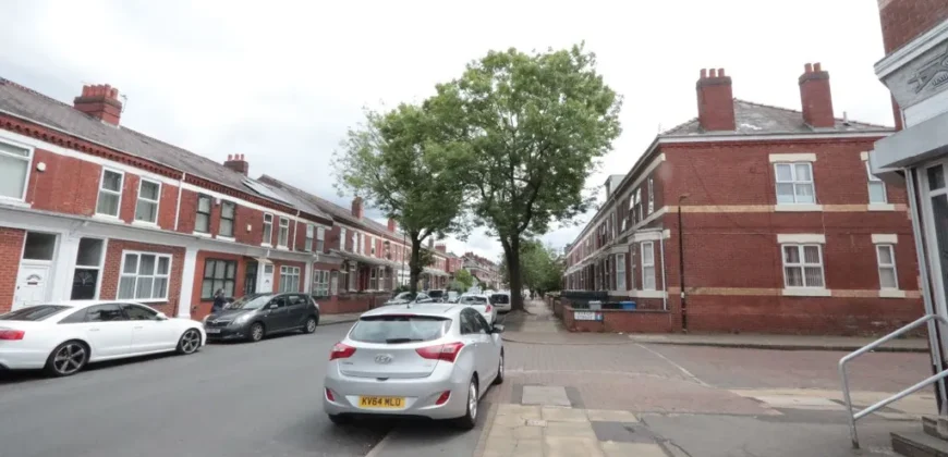 7 bed terraced house to rent