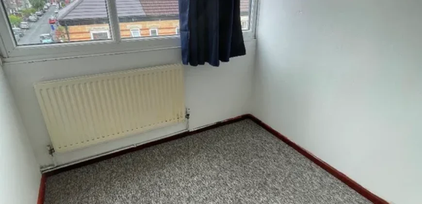 4 bed terraced house to rent