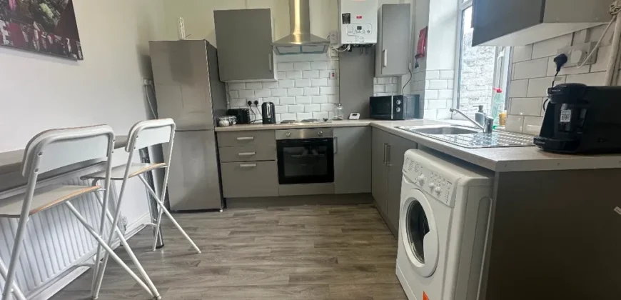 5 bed terraced house for sale