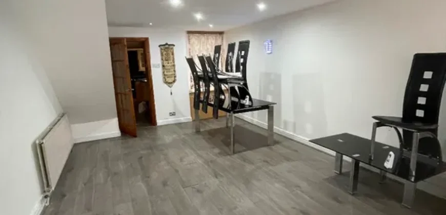 4 bed terraced house to rent