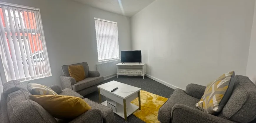 5 bed terraced house for sale