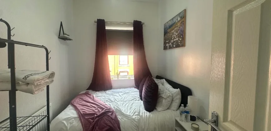 5 bed terraced house for sale