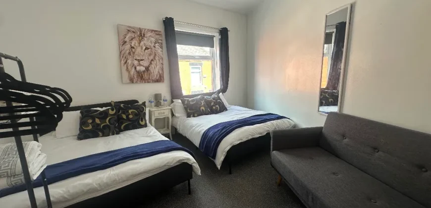 5 bed terraced house for sale