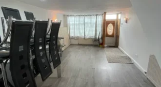4 bed terraced house to rent