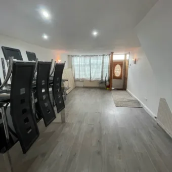 4 bed terraced house to rent