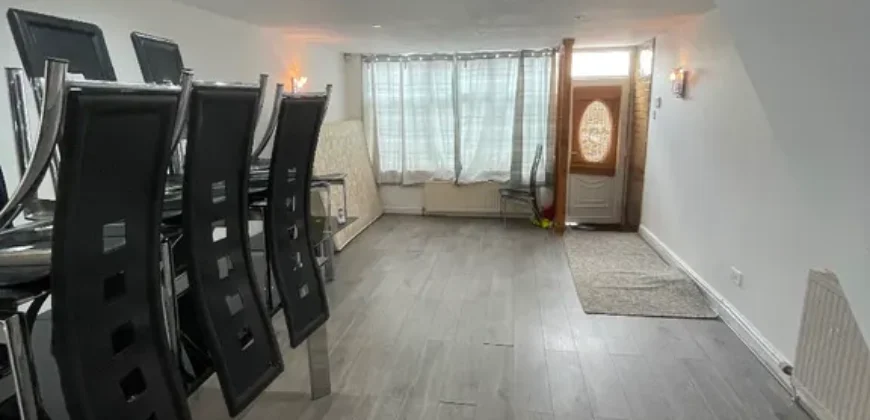4 bed terraced house to rent