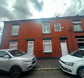 5 bed terraced house for sale