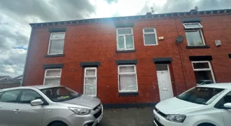 5 bed terraced house for sale