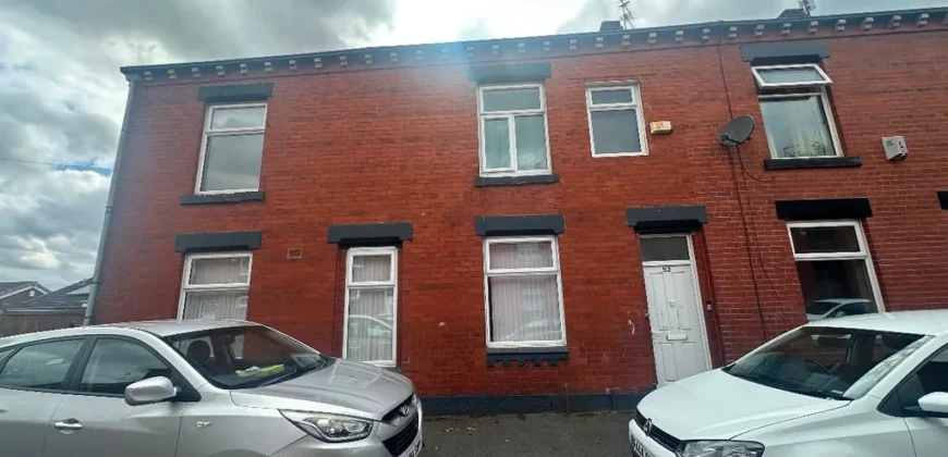 5 bed terraced house for sale